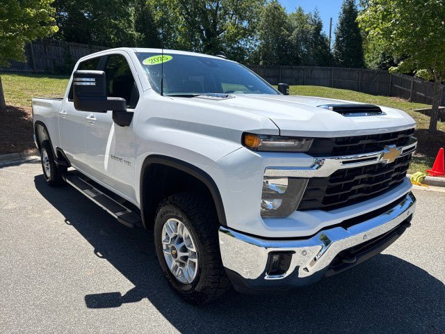 Used 2025 Chevrolet Silverado 2500 LT w/ Safety Package AWD/4WD image 1