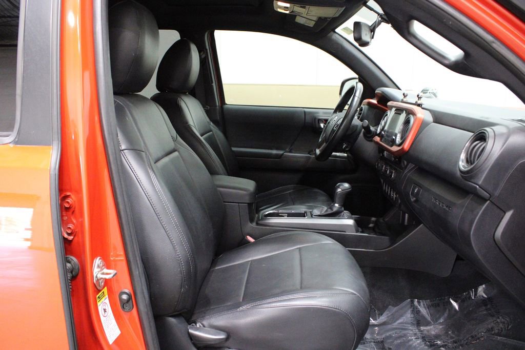Used 2016 Toyota Tacoma TRD Sport image 14