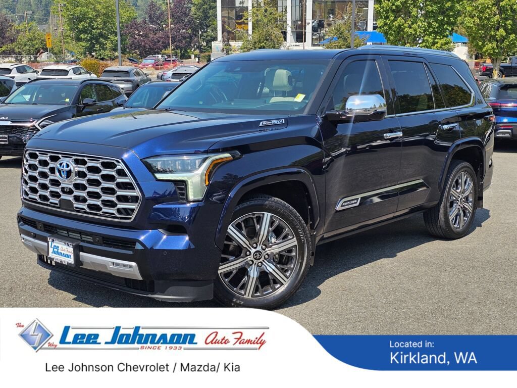 Used 2023 Toyota Sequoia Platinum AWD/4WD image 1