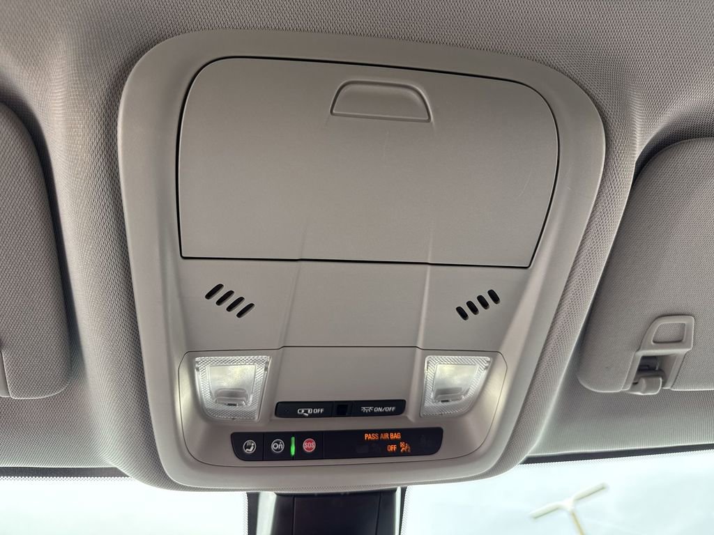 Used 2025 Chevrolet Blazer LT FWD image 18