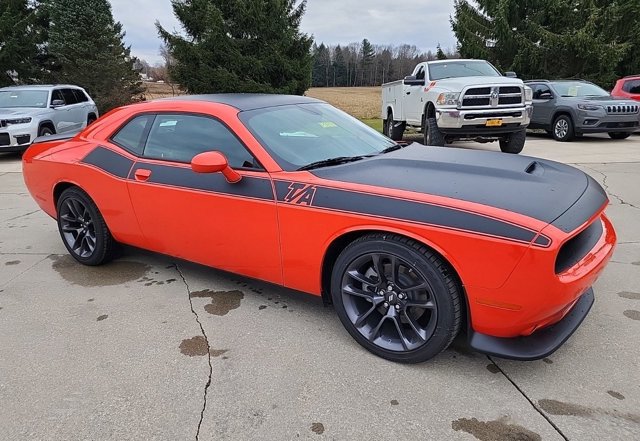 Used 2023 Dodge Challenger R/T w/ T/A Package image 6