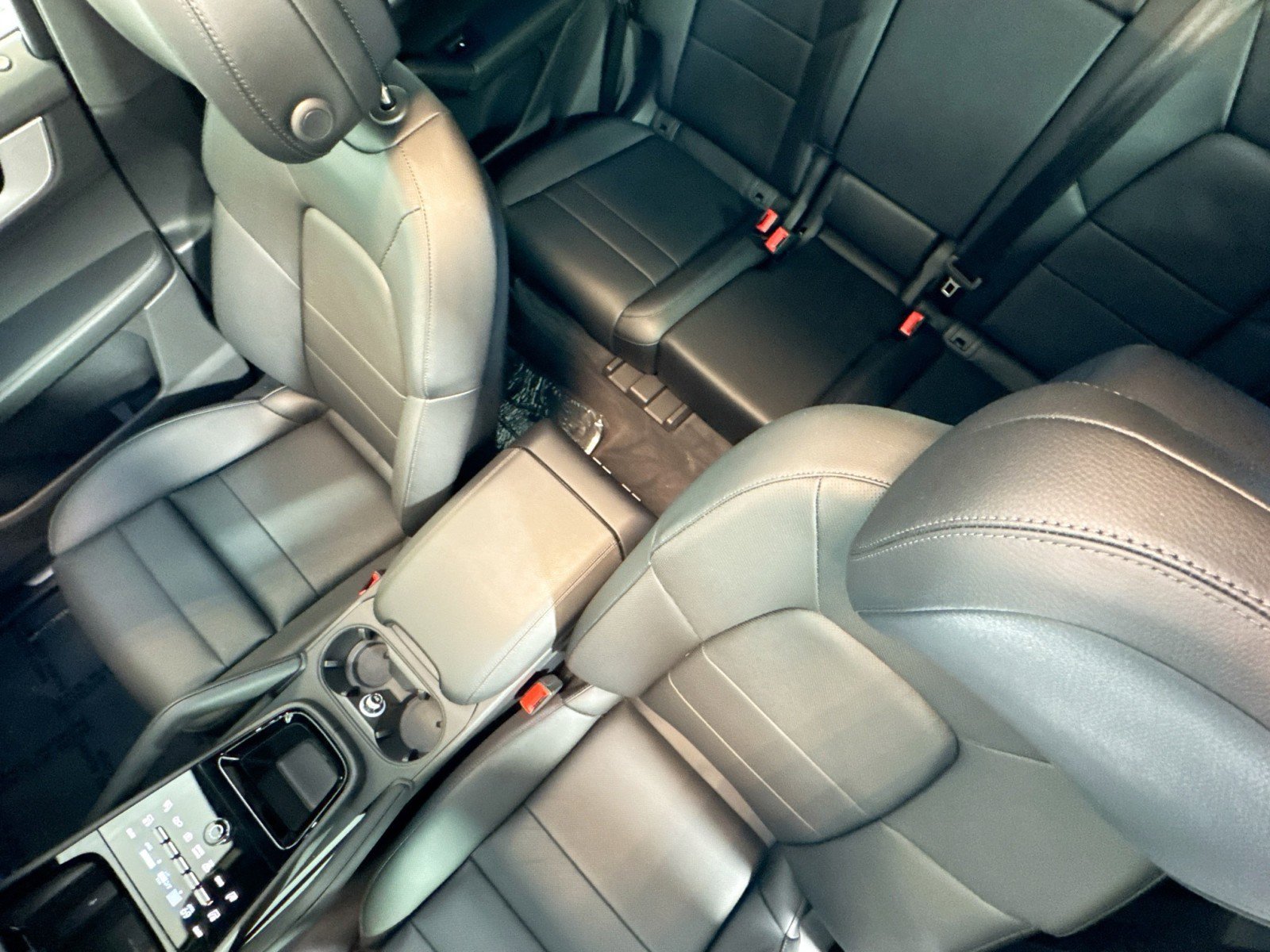 Certified 2025 Porsche Cayenne image 18