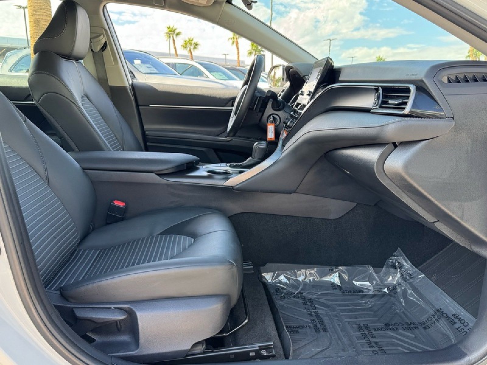 Used 2024 Toyota Camry SE image 23