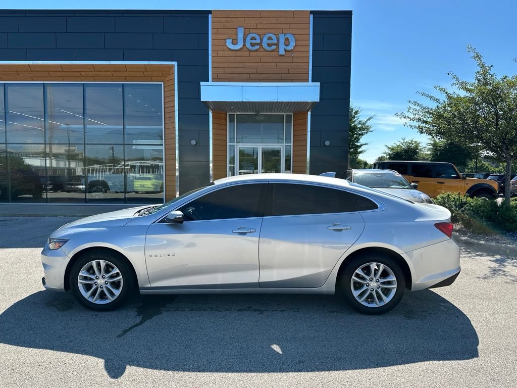 Used 2017 Chevrolet Malibu LT FWD image 9