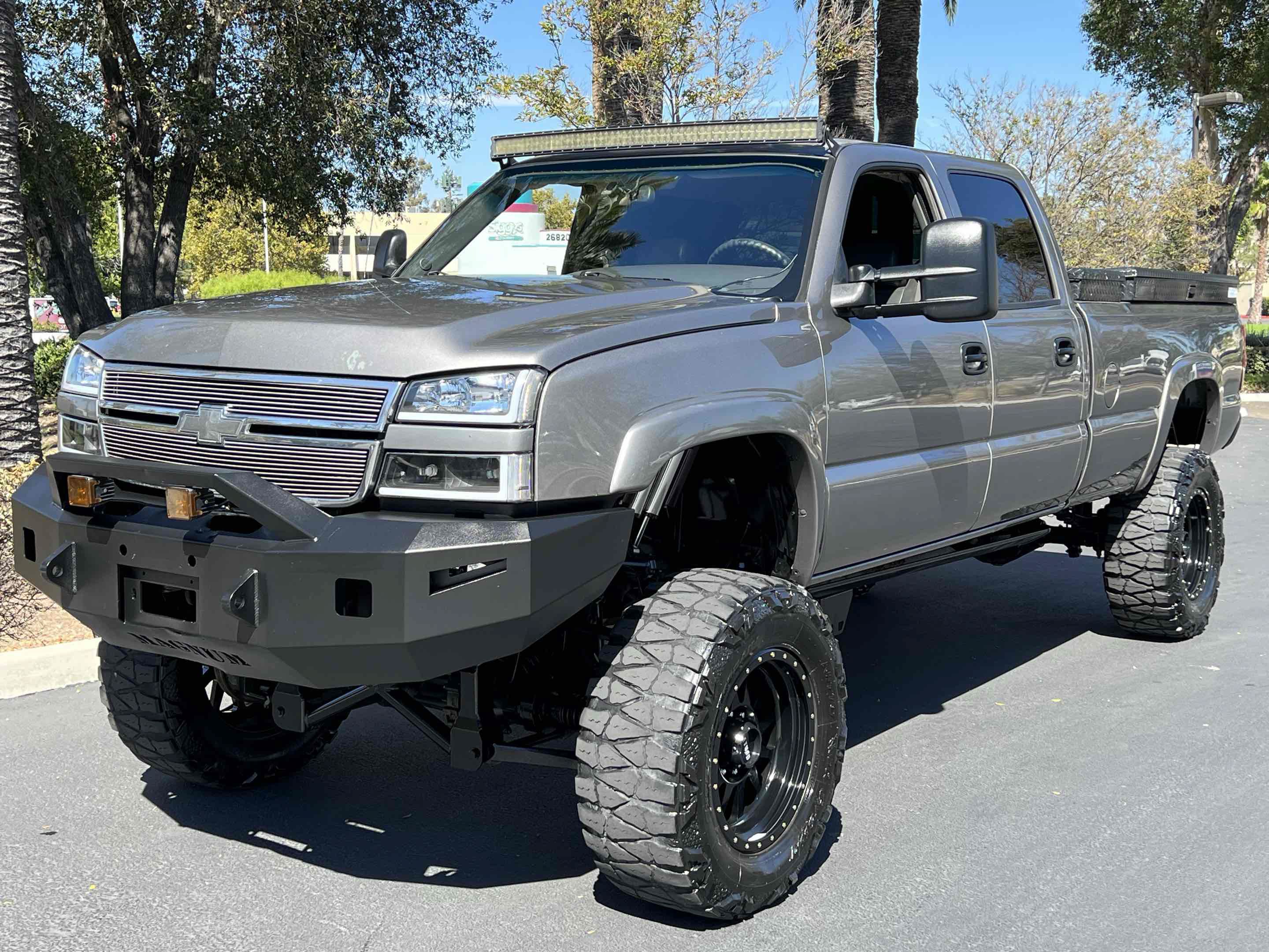 Used 2006 Chevrolet Silverado 3500 LT w/ Heavy-Duty Power Package AWD/4WD image 7