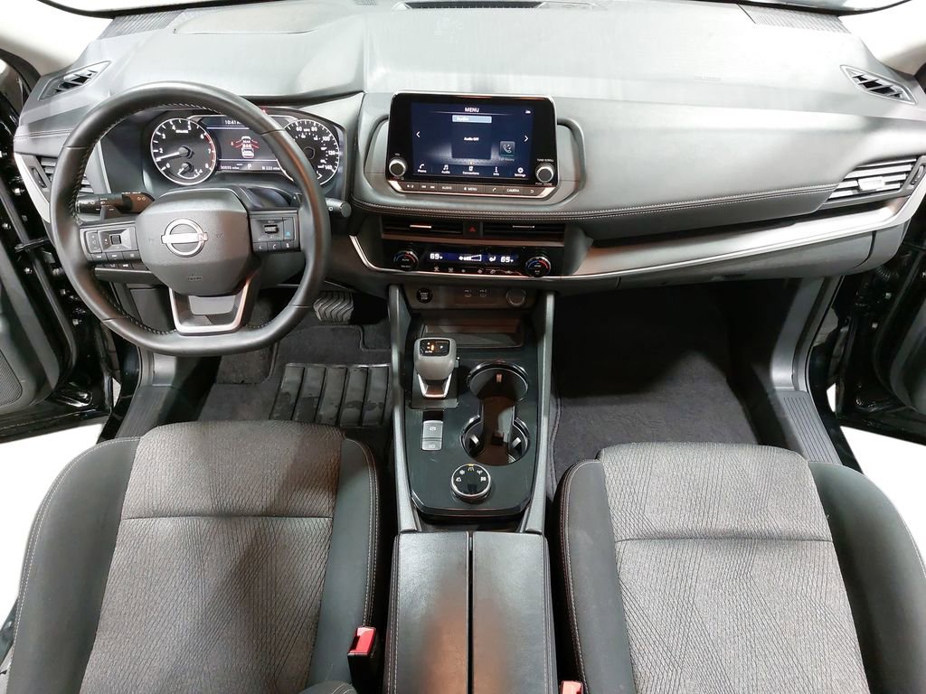 Certified 2025 Nissan Rogue SV image 9