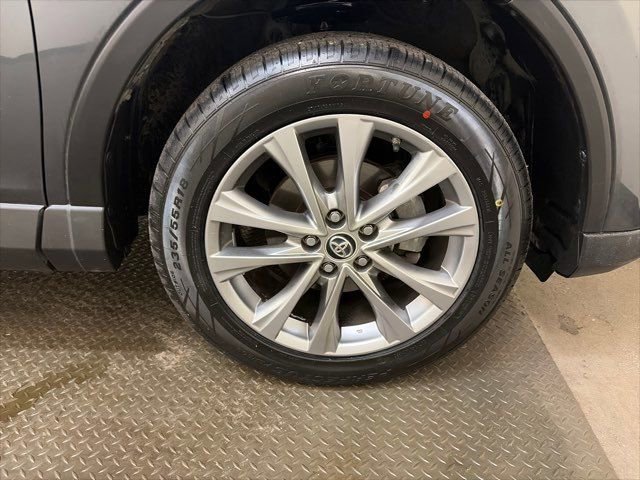Used 2016 Toyota RAV4 Limited image 36