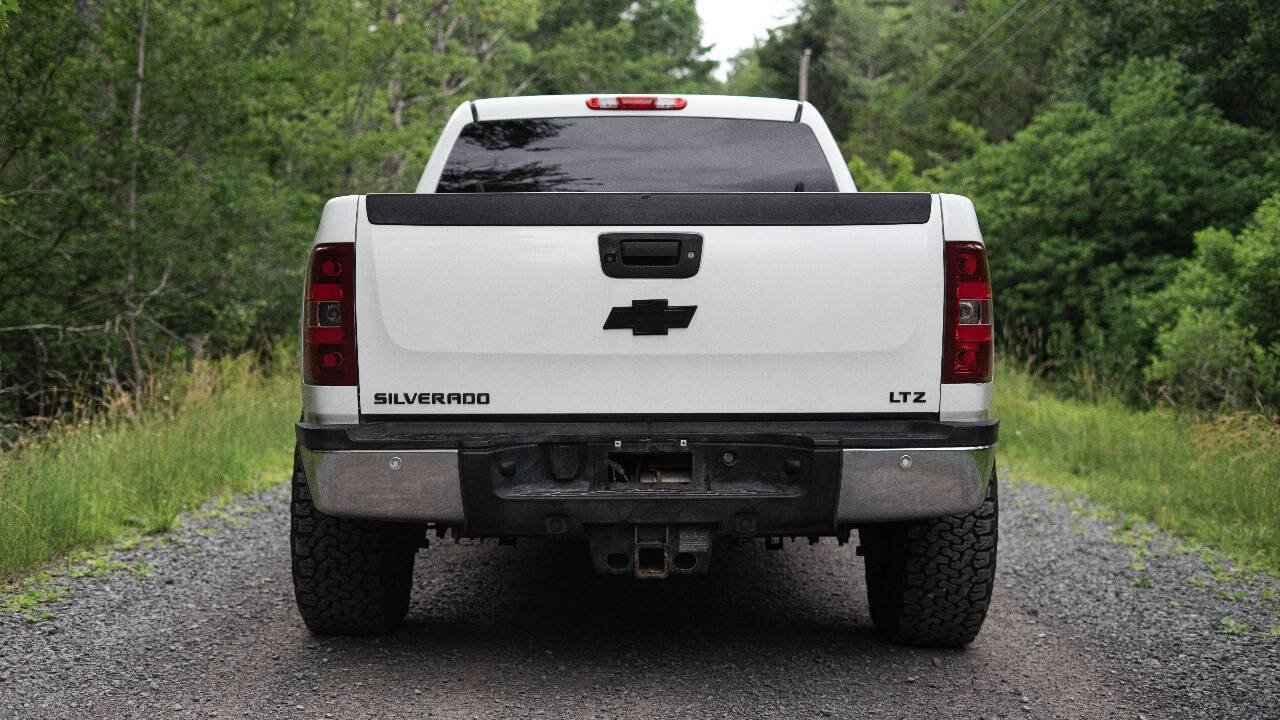 Used 2014 Chevrolet Silverado 2500 LTZ w/ LTZ Plus Package AWD/4WD image 10