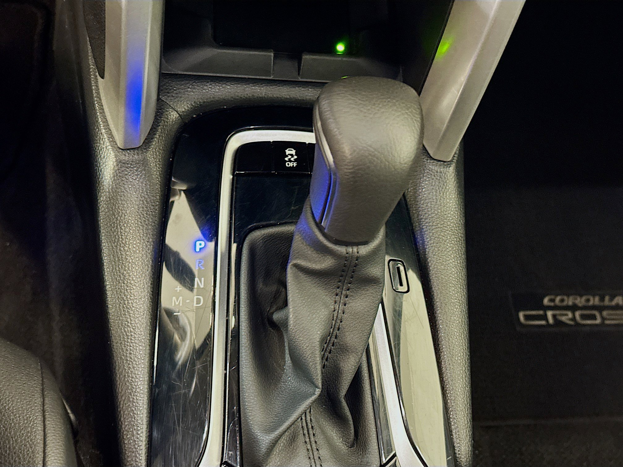 Used 2024 Toyota Corolla Cross XLE w/ Convenience Package image 25