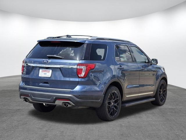 Used 2018 Ford Explorer XLT FWD image 4