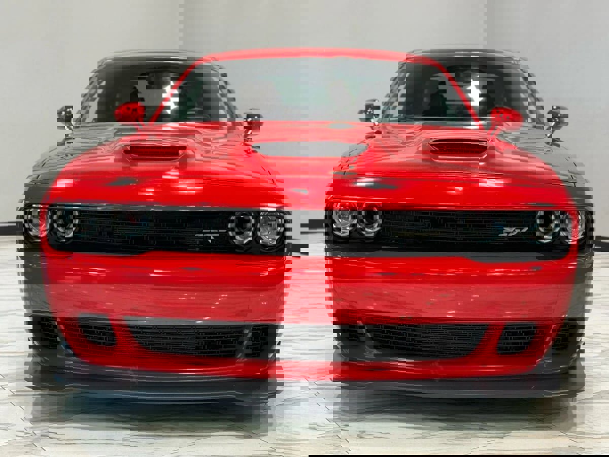 Used 2015 Dodge Challenger SRT Hellcat image 3