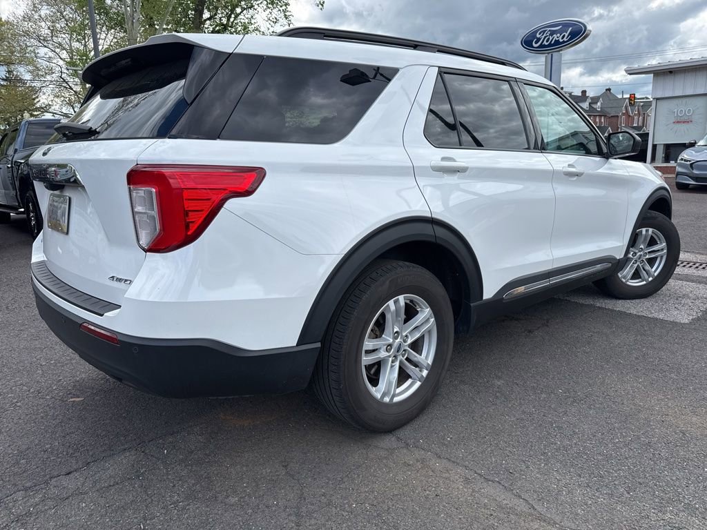 Used 2023 Ford Explorer XLT AWD/4WD image 4