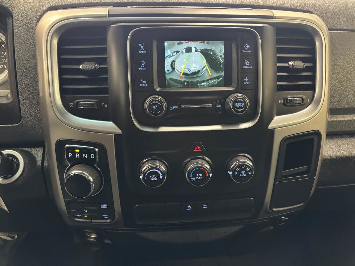 Used 2018 RAM 1500 Classic SLT image 19