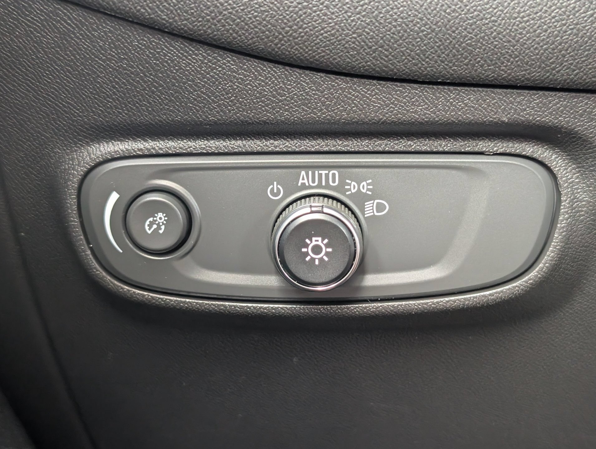 Certified 2022 Chevrolet Equinox LS FWD image 24