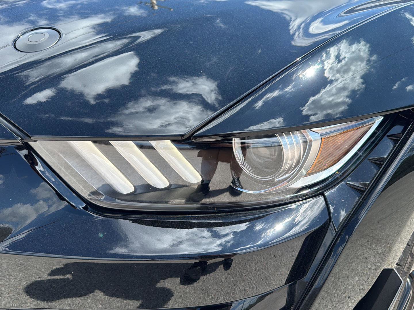 Used 2022 Ford Mustang Shelby GT500 w/ Technology Package image 11