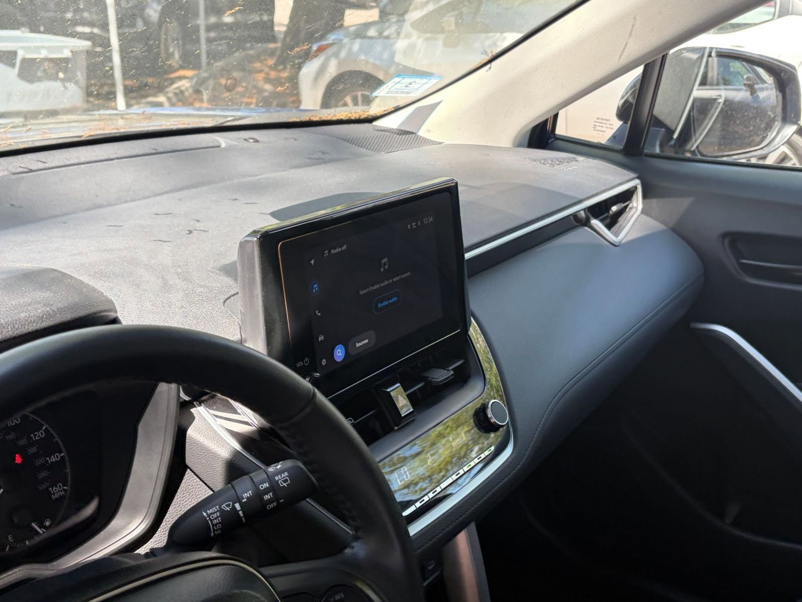 Used 2025 Toyota Corolla Cross LE image 31