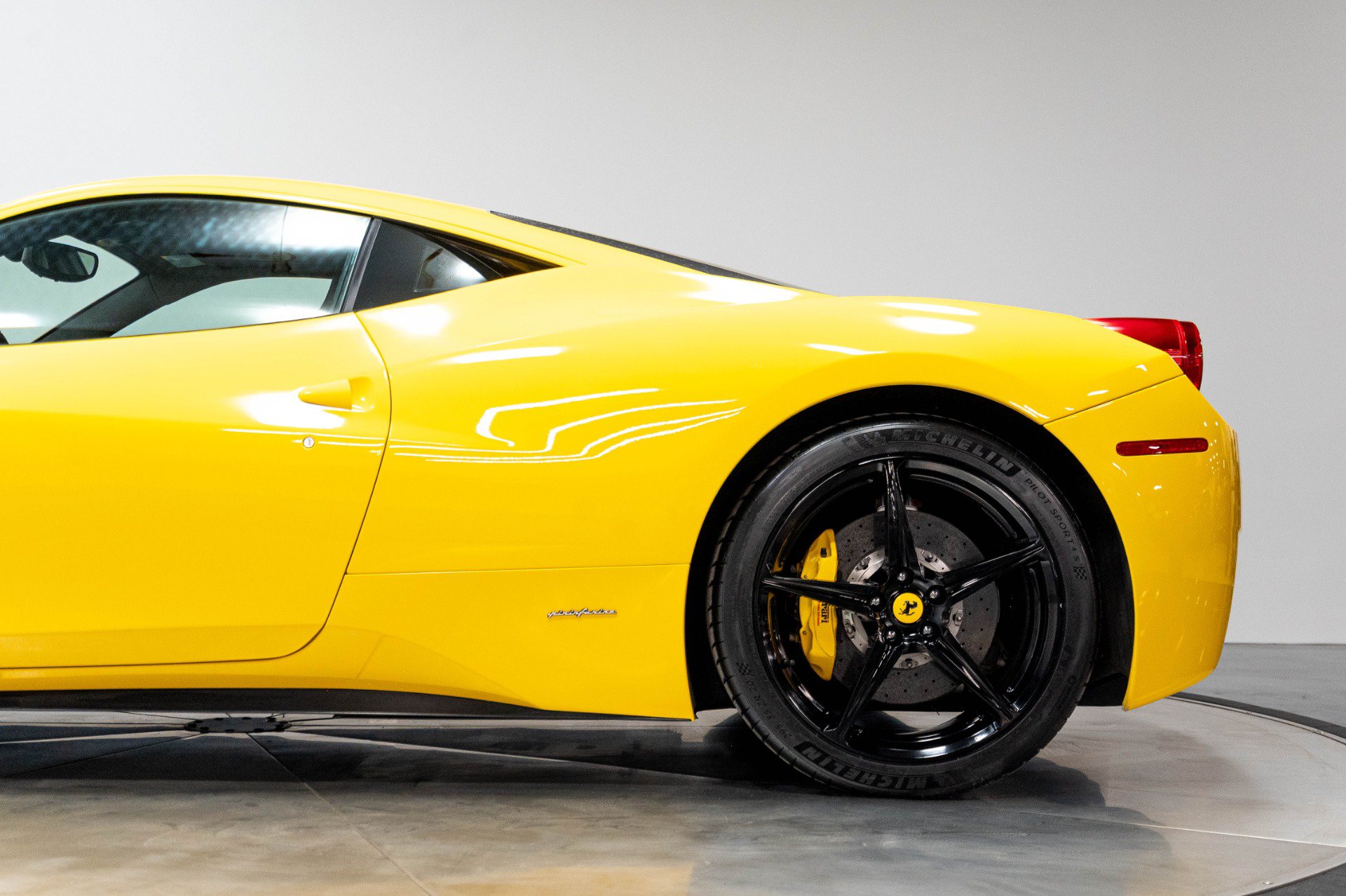 Used 2010 Ferrari 458 Italia Coupe RWD image 47
