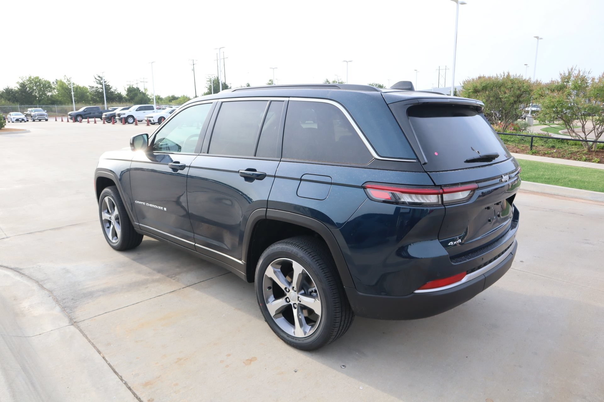 New 2026 Jeep Grand Cherokee Limited AWD/4WD image 26