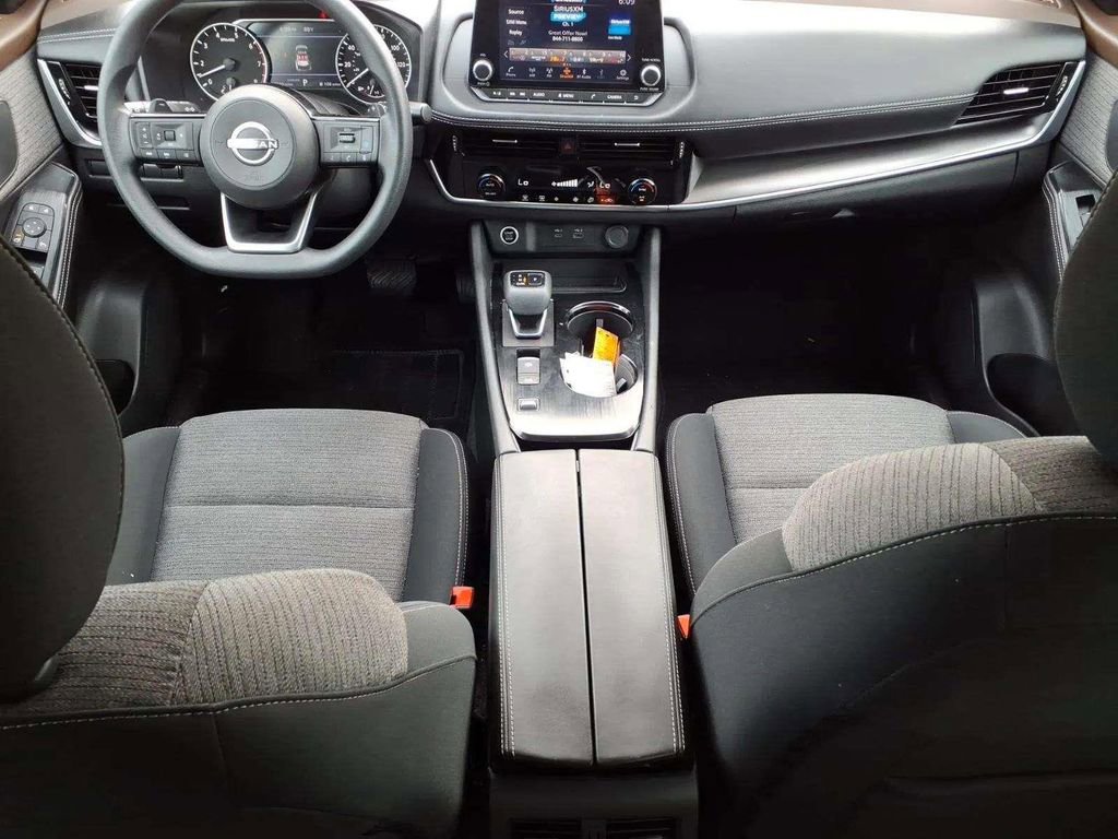 Used 2023 Nissan Rogue SV FWD image 9