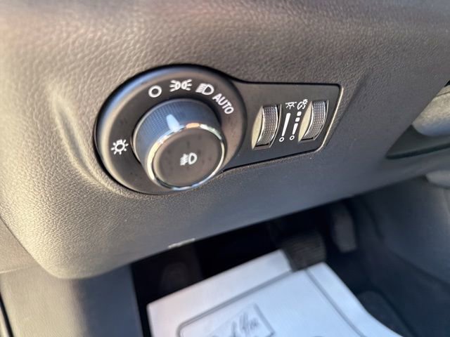 Used 2025 Jeep Compass Trailhawk w/ Trailhawk Elite Group image 34