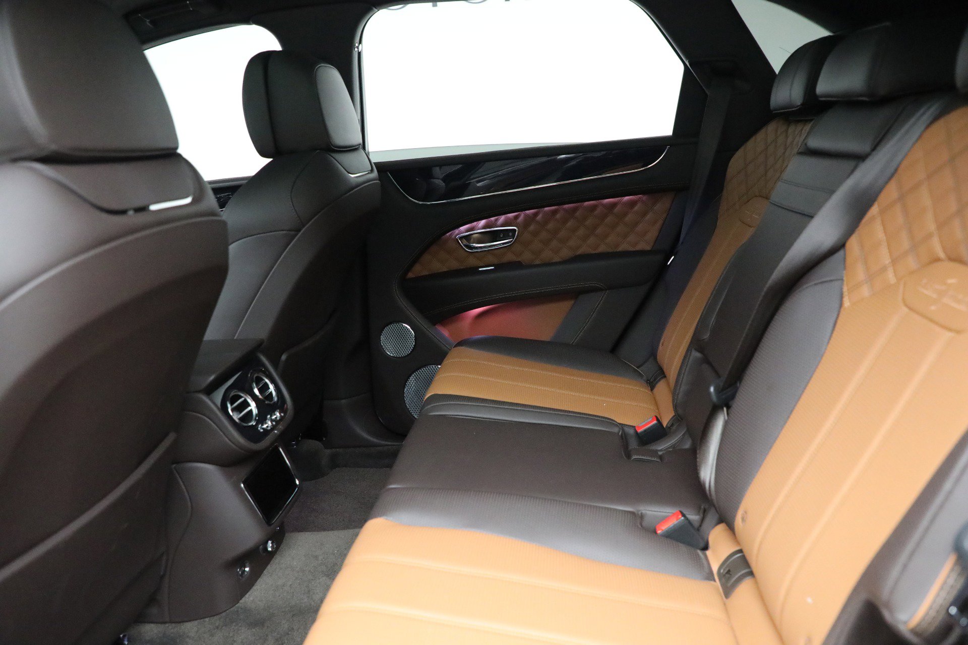 Certified 2021 Bentley Bentayga image 23