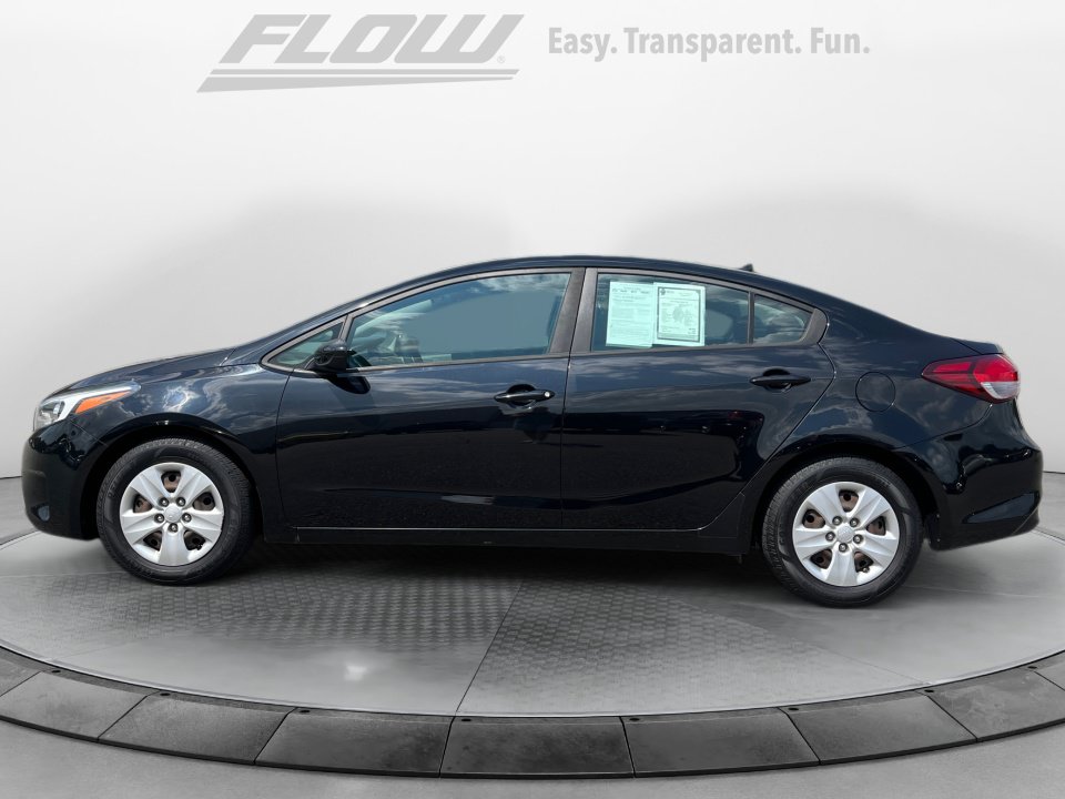 Used 2017 Kia Forte LX FWD image 5