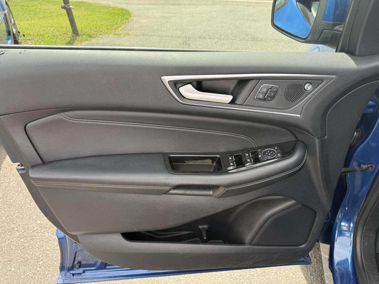 Used 2020 Ford Edge Titanium w/ Equipment Group 301A image 23