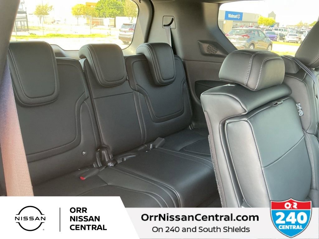 New 2025 Nissan Armada PRO-4X AWD/4WD image 13