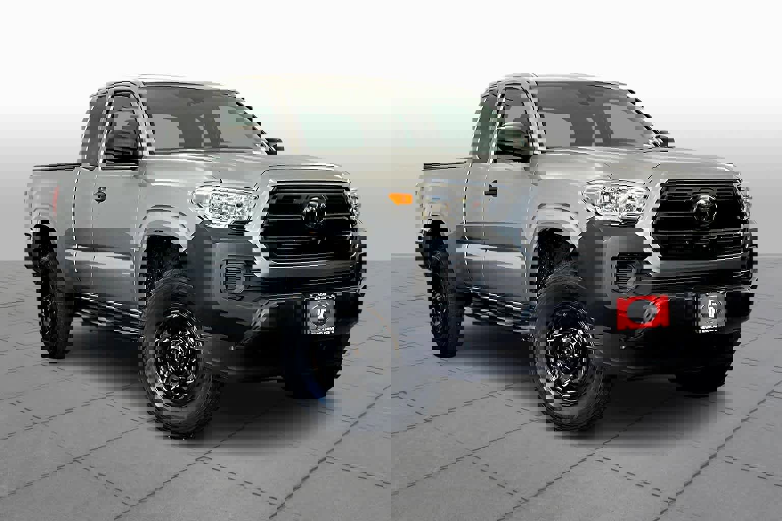 Used 2019 Toyota Tacoma SR image 2