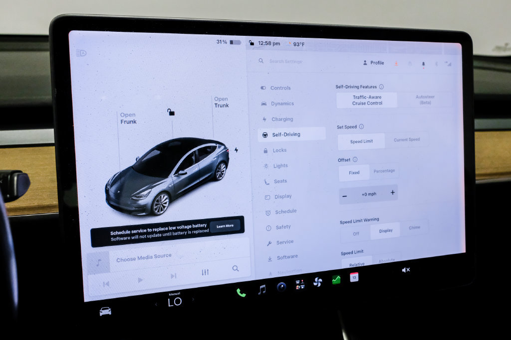 Used 2018 Tesla Model 3 Long Range RWD image 22