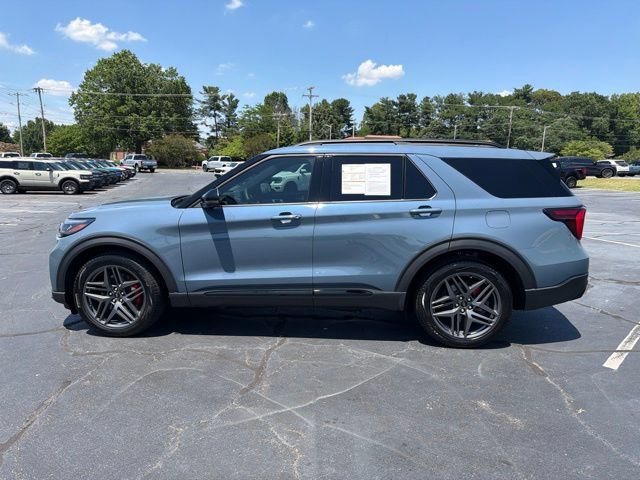 Used 2025 Ford Explorer ST w/ Sun And Sound Package AWD/4WD image 4