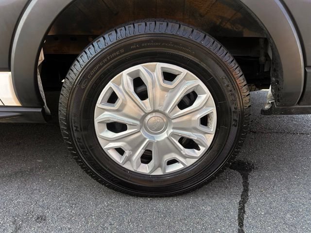 Used 2019 Ford Transit 150 XLT RWD image 33