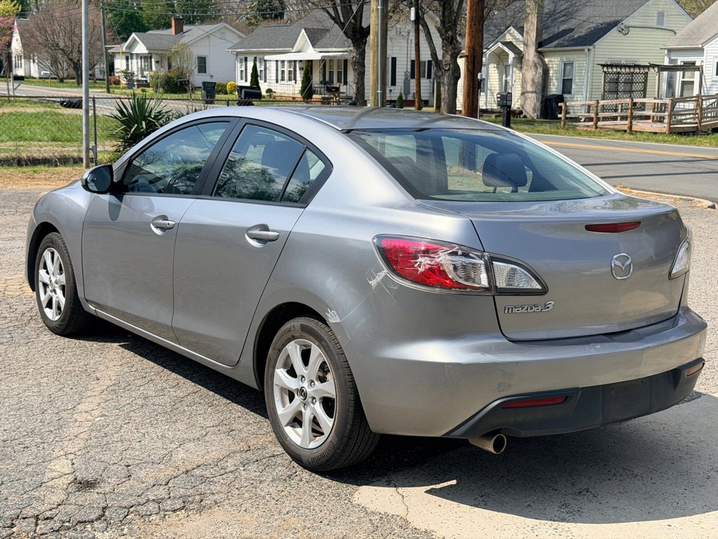 Used 2010 MAZDA MAZDA3 i Touring image 9