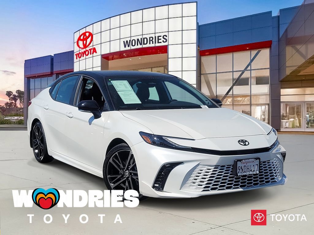 Used 2025 Toyota Camry XSE image 1