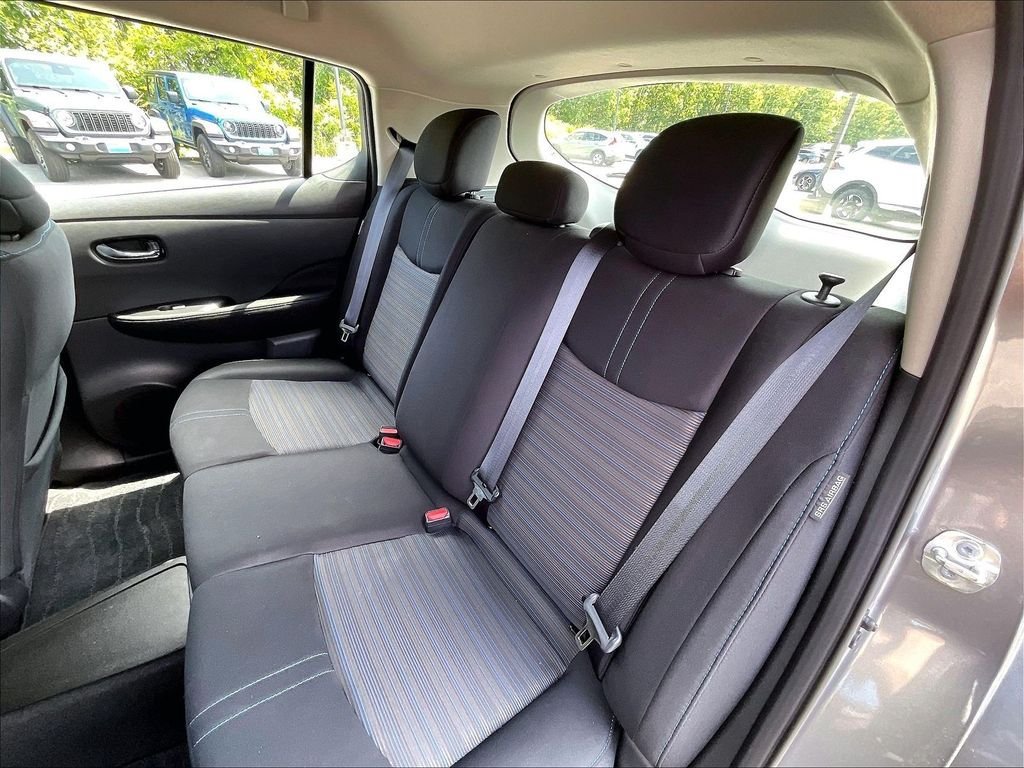 Used 2022 Nissan Leaf S FWD image 14