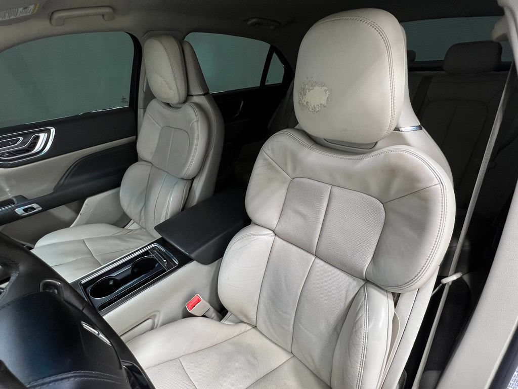 Used 2017 Lincoln Continental Select w/ Climate Package FWD image 14