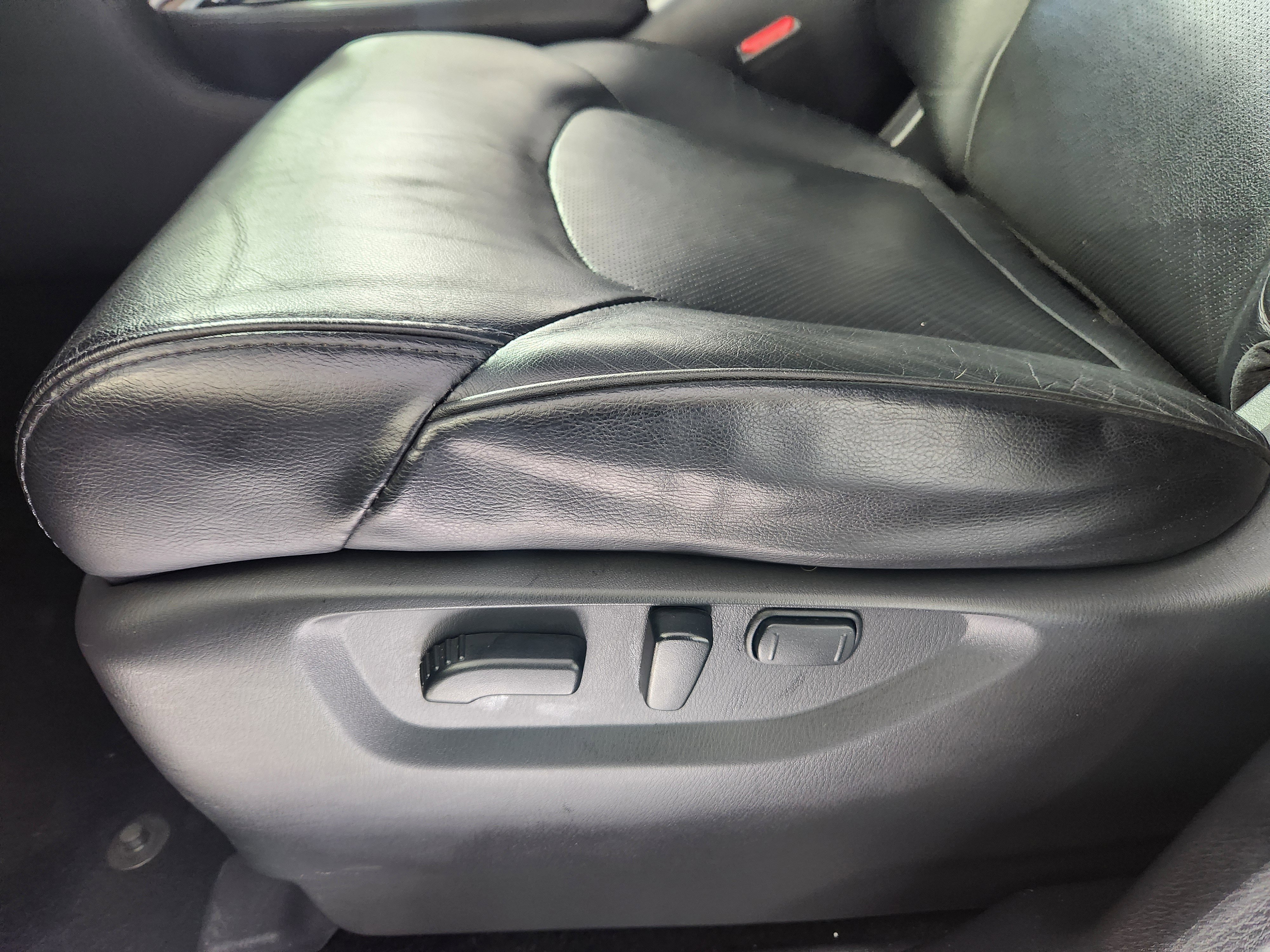 Used 2023 Nissan Armada SL w/ Captain's Chairs Package image 13