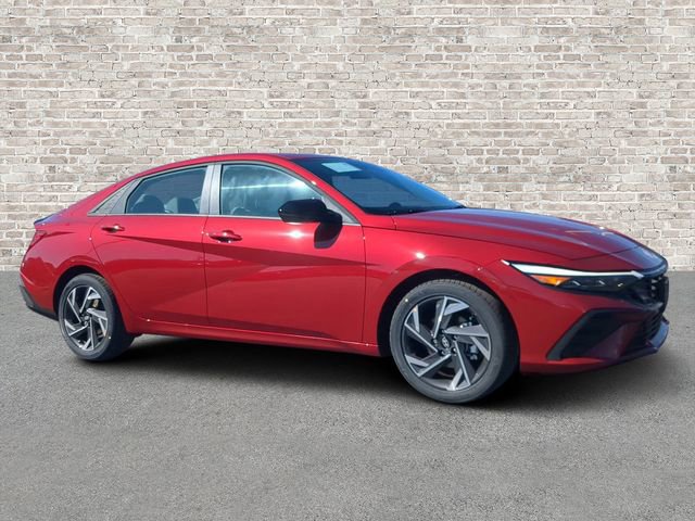 Certified 2025 Hyundai Elantra Sport image 1