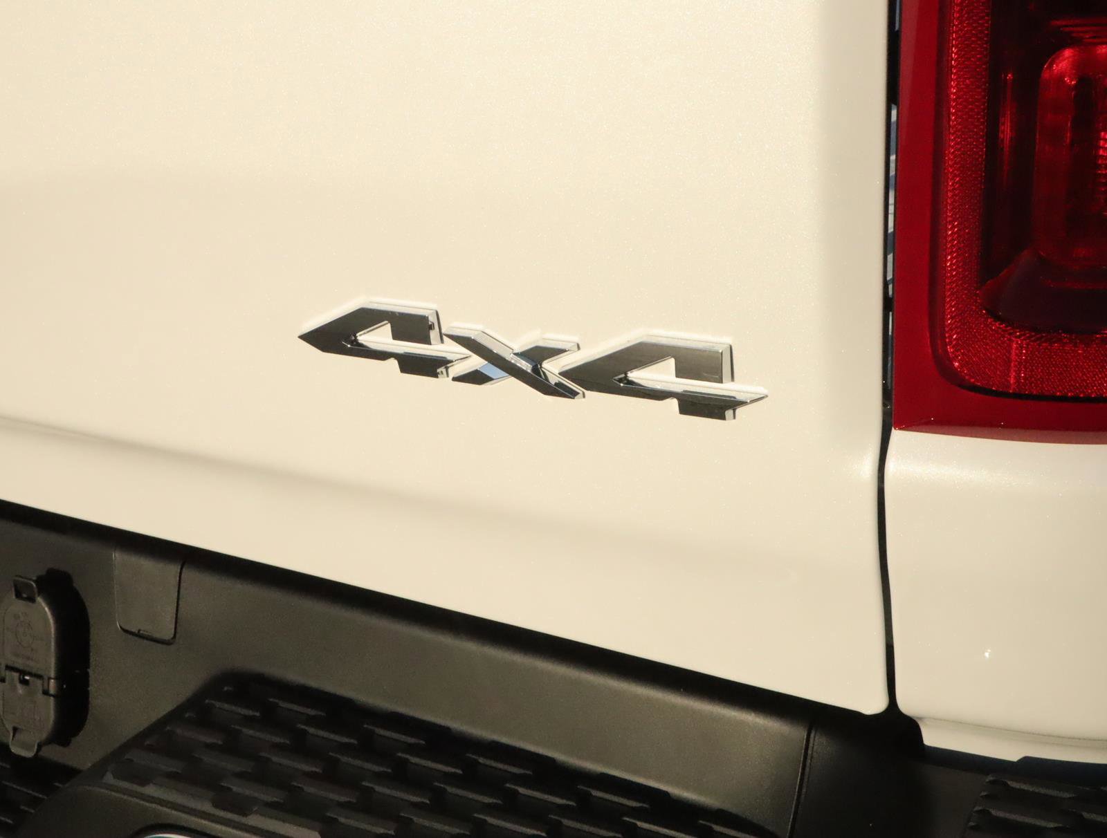 New 2025 RAM 1500 Laramie image 24