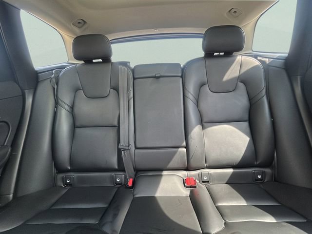 Used 2023 Volvo XC60 B5 Core image 17