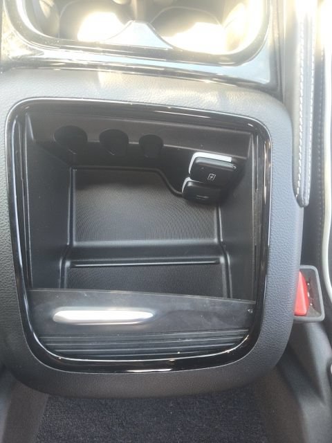 Used 2024 Chrysler Pacifica Premium FWD image 33