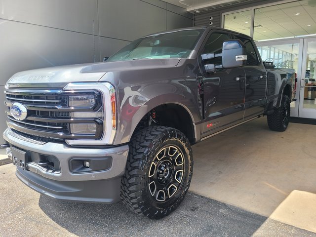 Used 2025 Ford F350 Platinum image 1