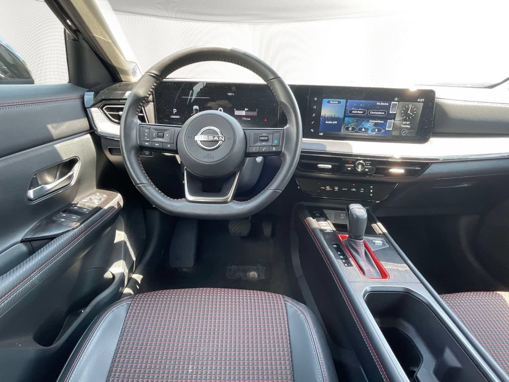 Used 2025 Nissan Kicks SR FWD image 10
