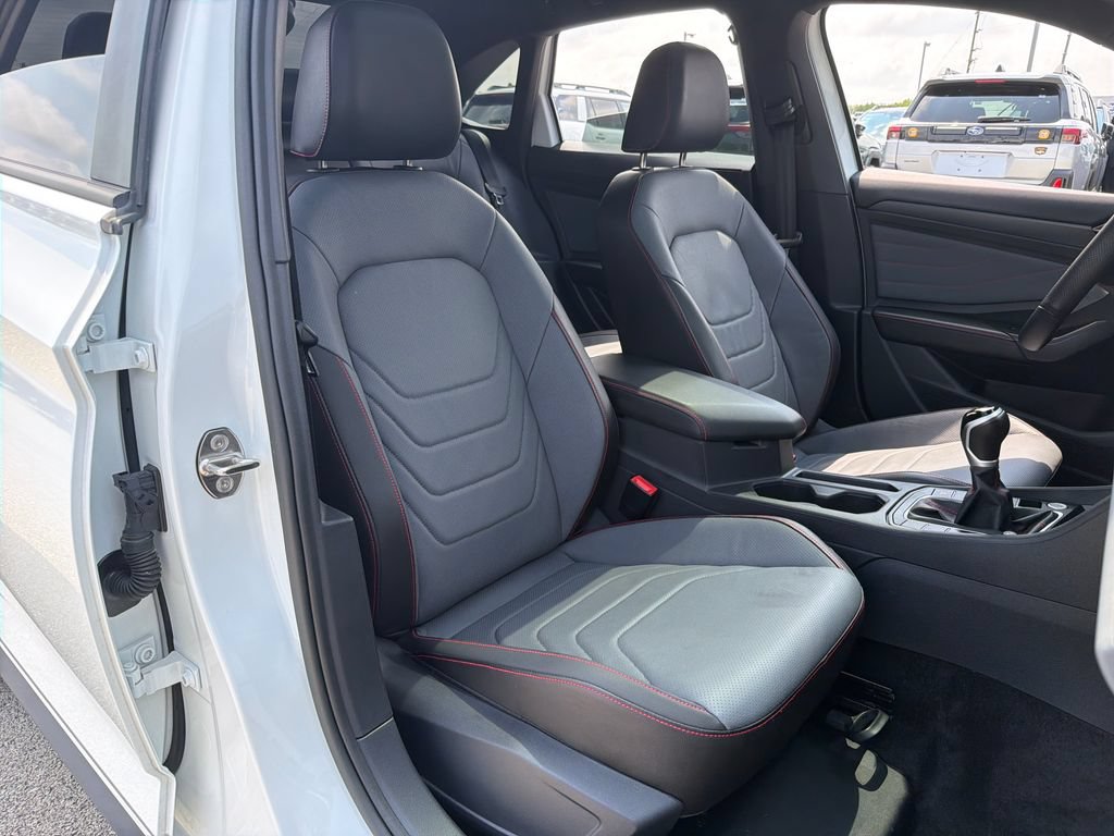 Certified 2025 Volkswagen Jetta GLI Autobahn FWD image 26
