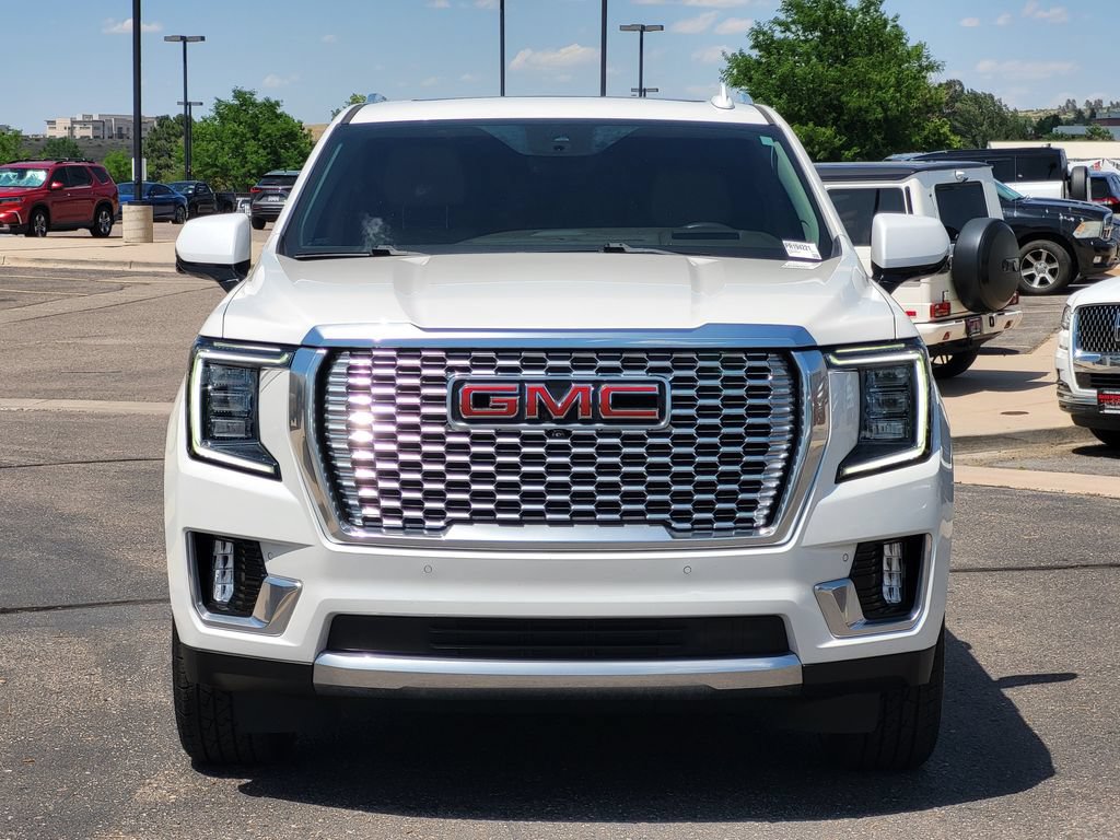 Used 2023 GMC Yukon Denali w/ Advanced Technology Package AWD/4WD image 9
