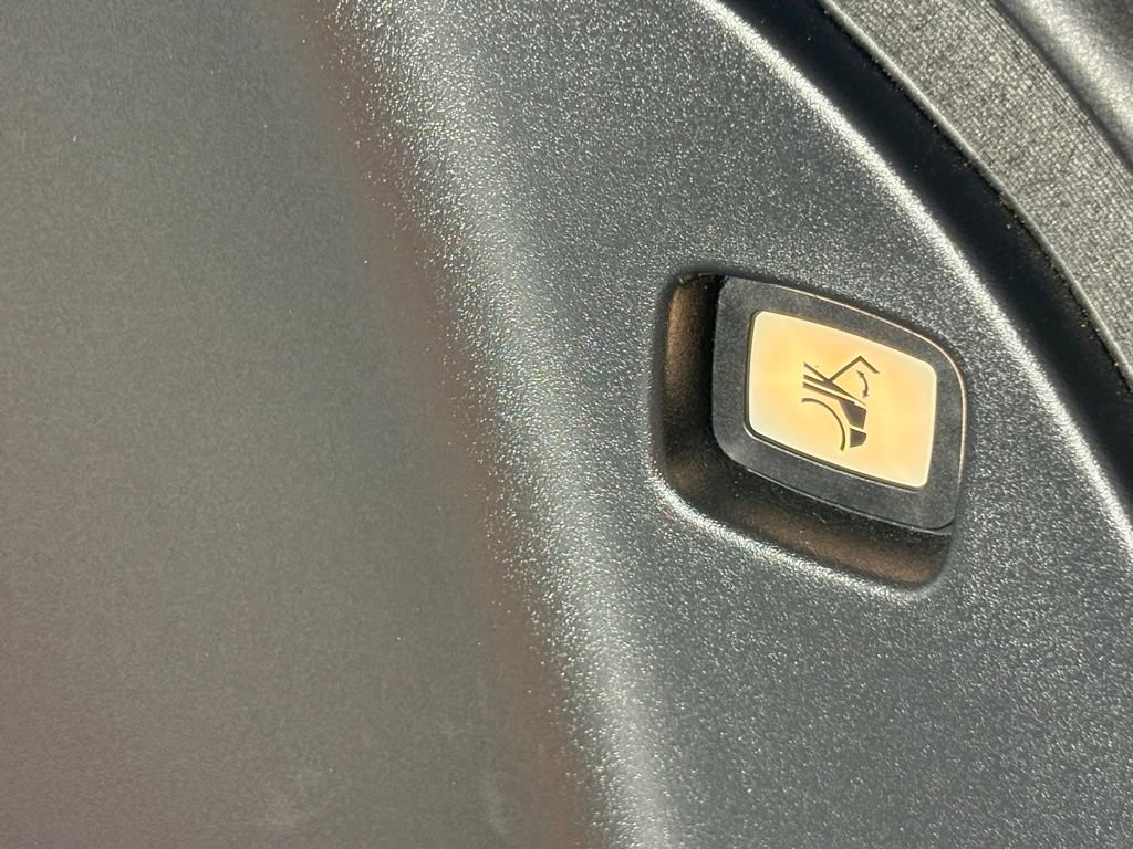 Used 2024 Tesla Cybertruck AWD Crew Cab image 48