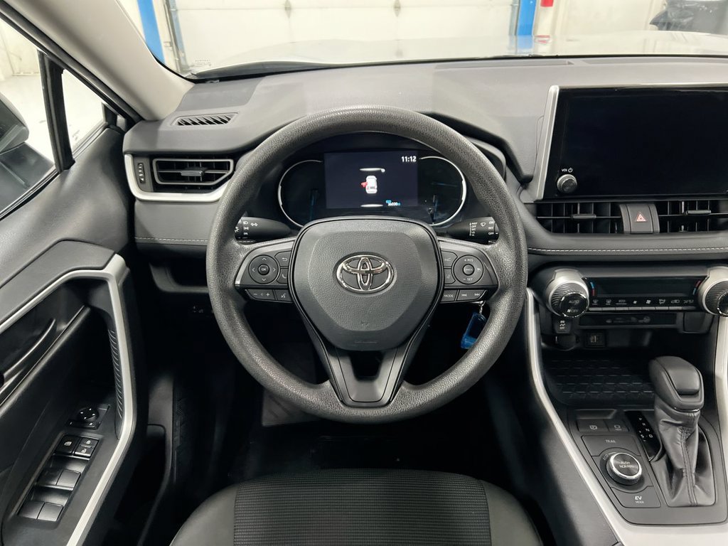 Used 2025 Toyota RAV4 LE AWD/4WD image 11