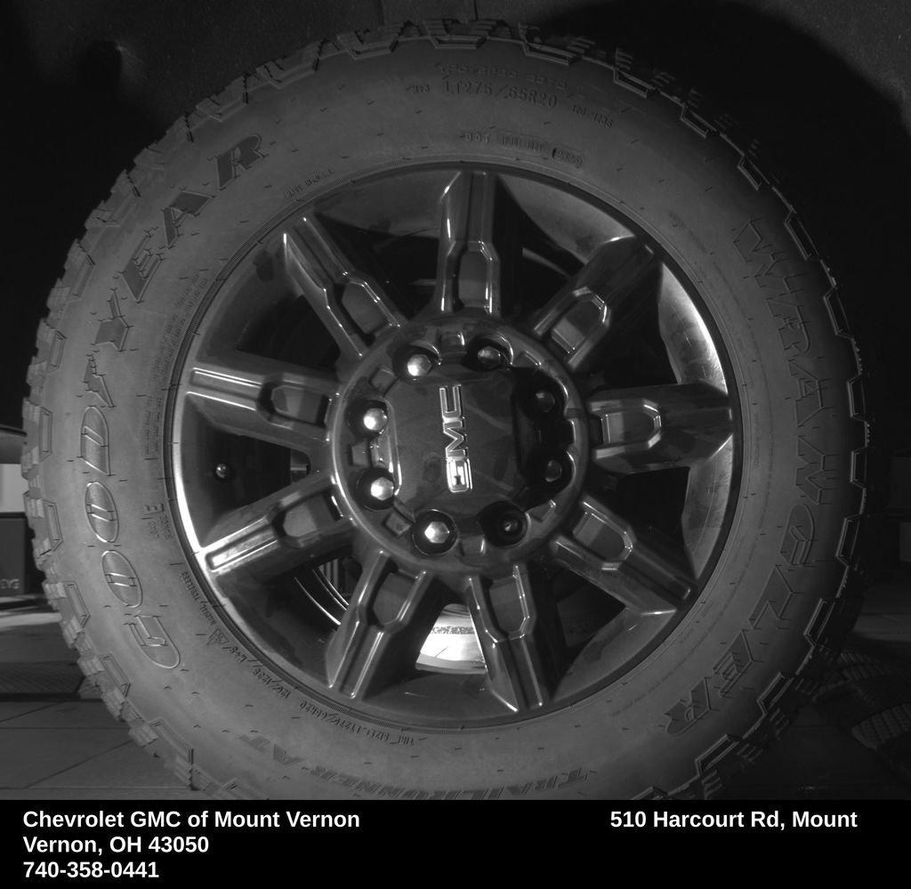 Used 2025 GMC Sierra 2500 AT4 w/ Technology Package AWD/4WD image 16