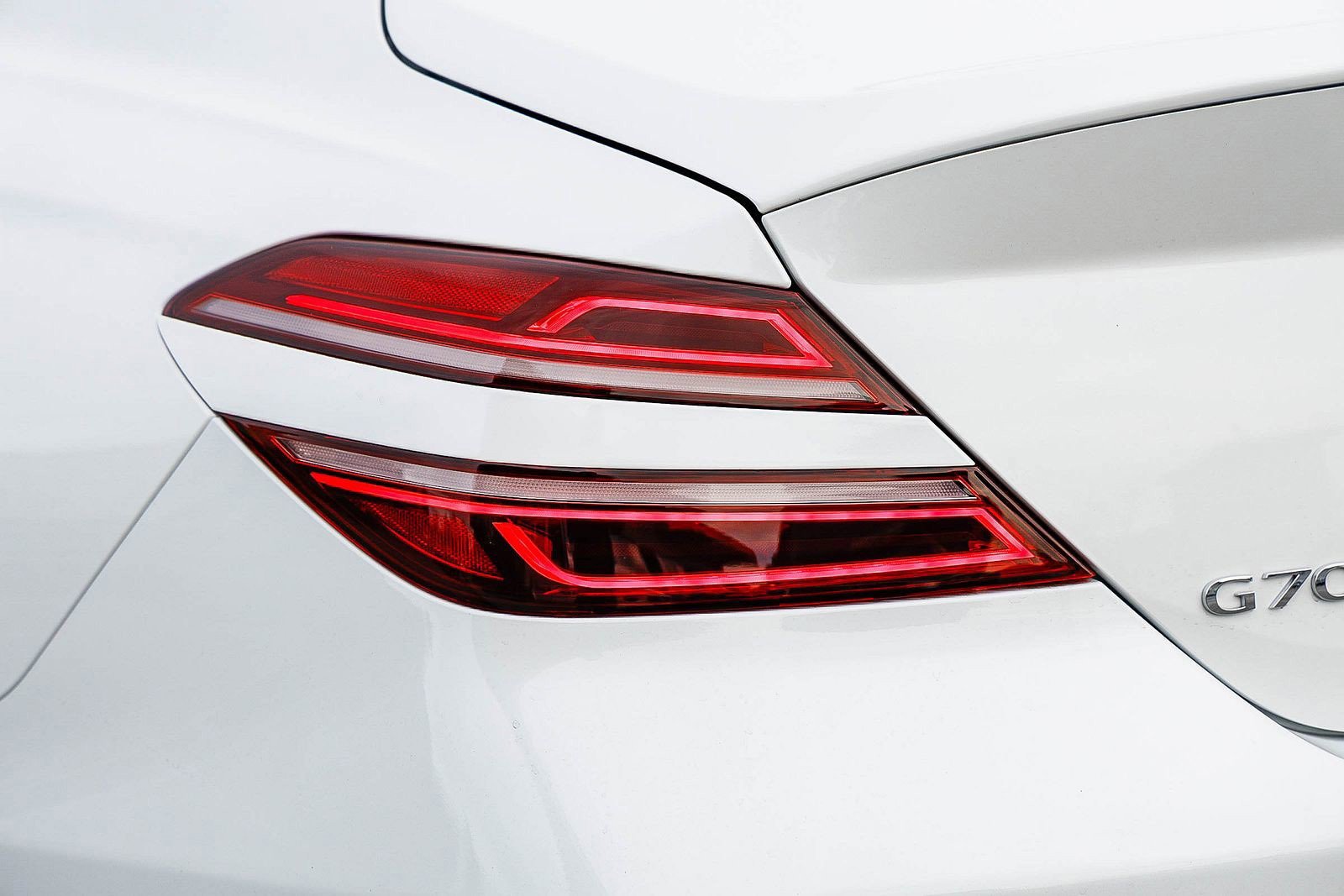 Used 2025 Genesis G70 2.5T image 8