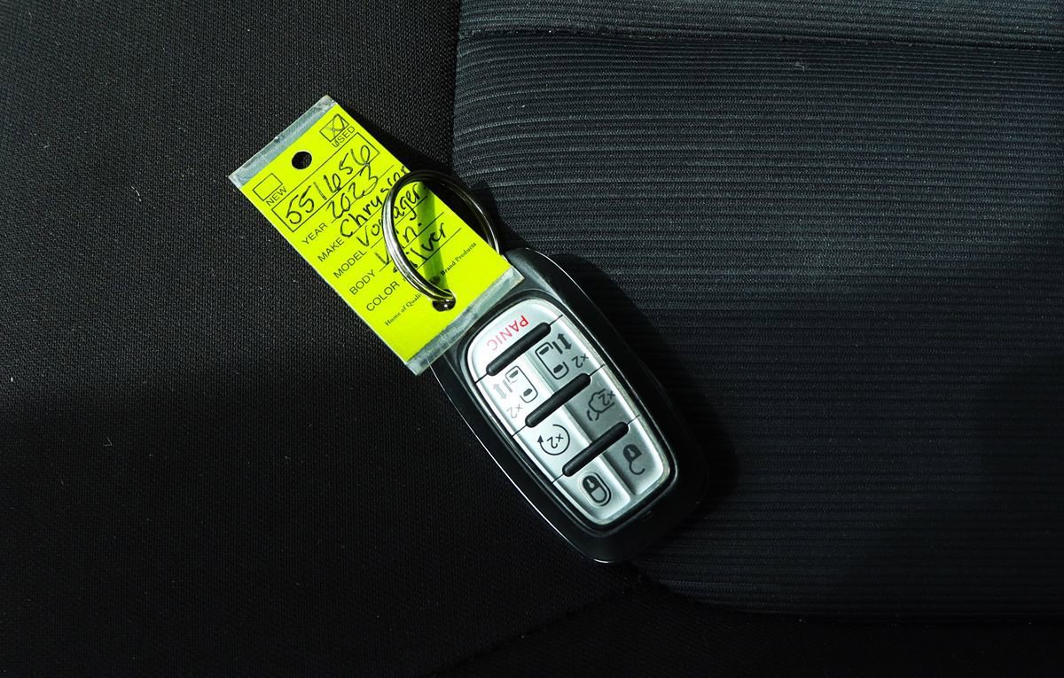 Used 2023 Chrysler Voyager LX FWD image 62